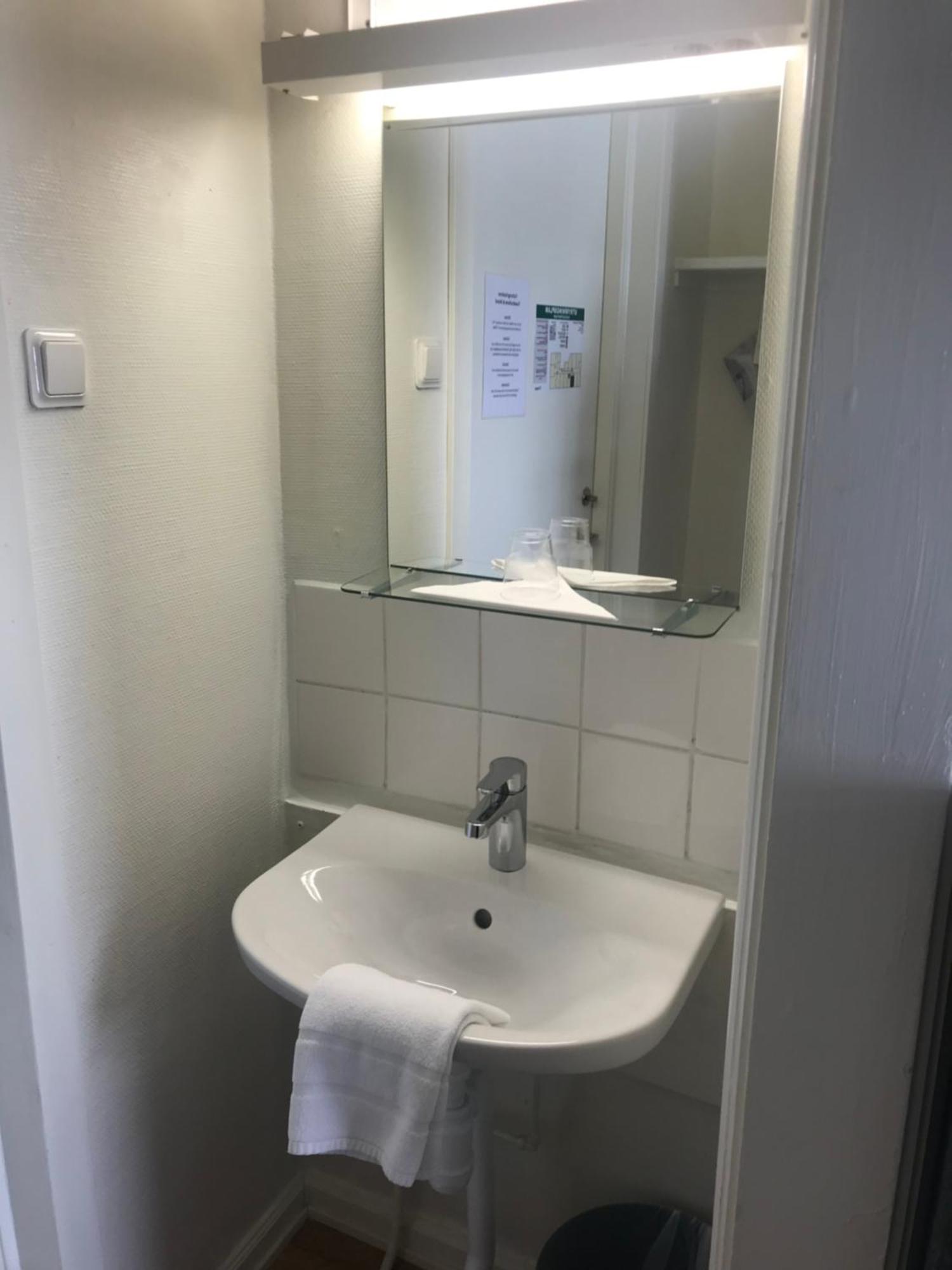 Vattengraendens Vandrarhem & Hotel Norrköping Habitación foto